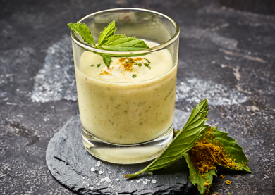  Salsa con curry, yogurt e menta fresca